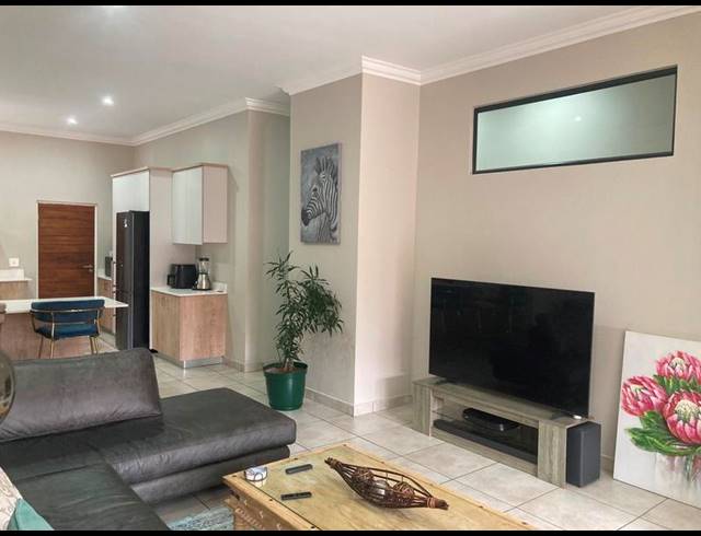 3 BEDROOM HOUSE FOR SALE IN SIX FOUNTAINS